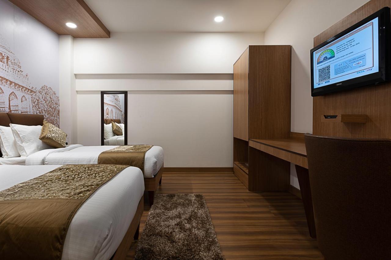 Delhieez - A Boutique Hotel Нью-Делі Екстер'єр фото