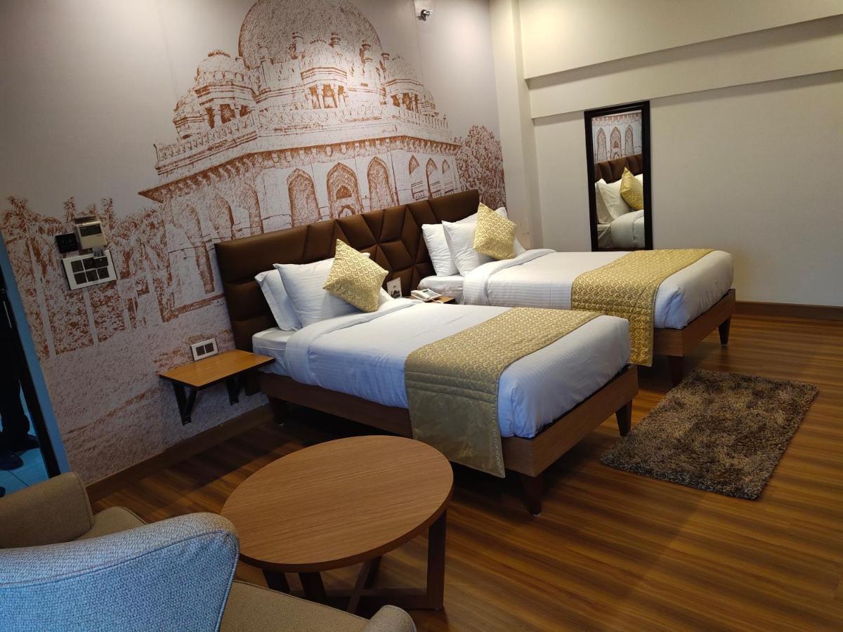 Delhieez - A Boutique Hotel Нью-Делі Екстер'єр фото